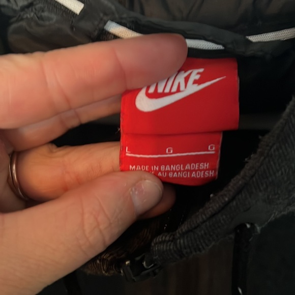 Fully insulated Nike high/low jacket - Picture 2 of 5